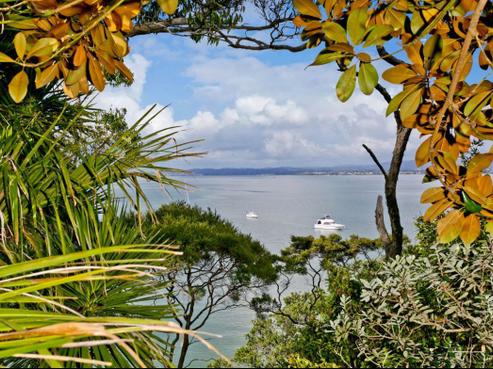 124 Aeroview Drive, Beach Haven