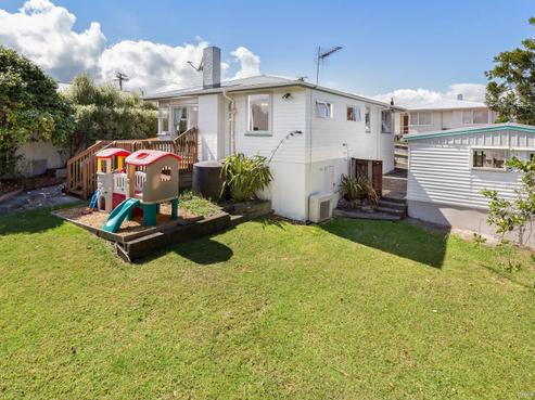 16 Kiernan Place, Kelston