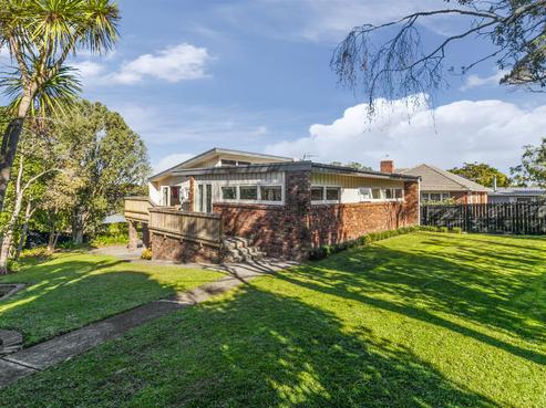 2 Roberts Avenue, Belmont