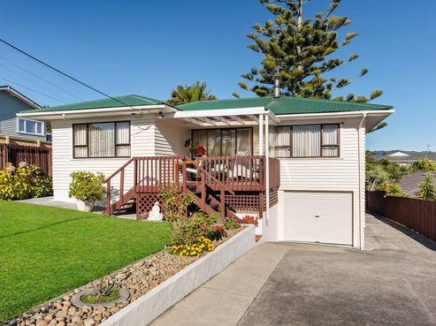 81 Awaroa Road, Sunnyvale