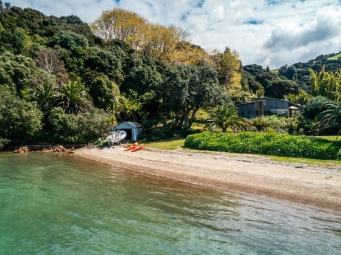 92 Cowes Bay Road, Waiheke Island