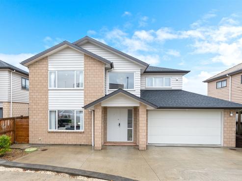 19 Bordeaux Parade, Te Atatu South