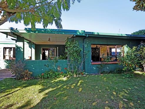 500 Poplar Place, Akina