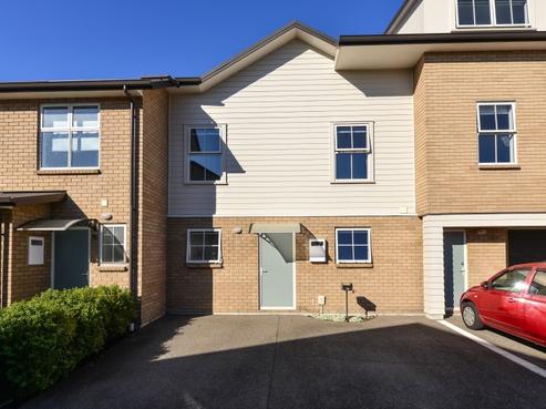 27 Chiefs Court, Hamilton East