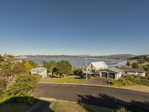 15 Haddon Crescent, Whitianga