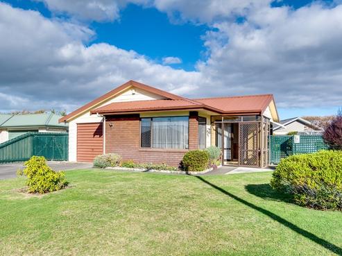7 Whiting Crescent, Greenmeadows
