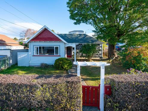 2 Bruce Street, Roslyn