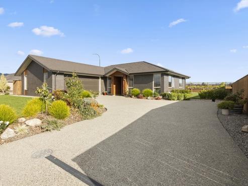 32 Wanderers Avenue, Brightwater