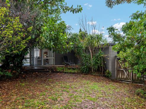 4 La Perouse Street, Botany Downs