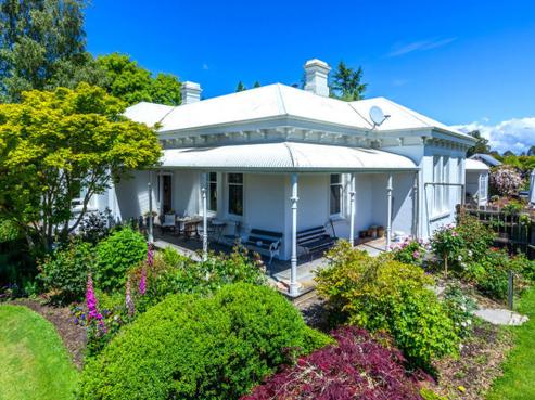 585 Pleasant Point Highway, Levels
