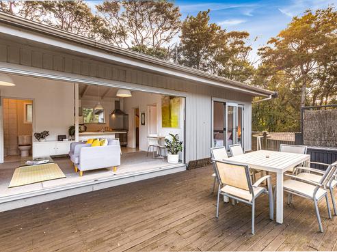 60 Bay Road, Ostend
