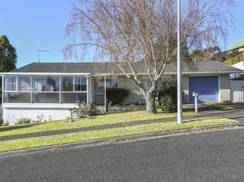 28 Riversdale Drive, Merrilands