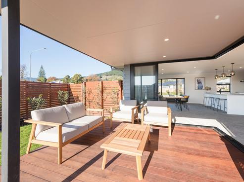 2 Sabine Drive, Richmond