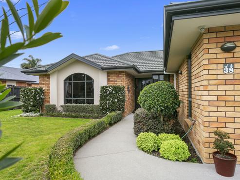 38 Oaklands Drive, Cambridge