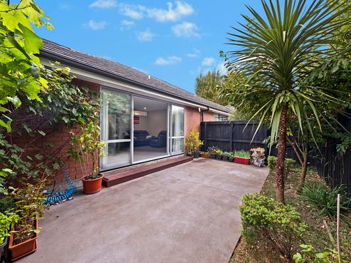 2/121 Waltham Road, Sydenham