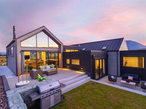 8 Brett Lane, Jacks Point