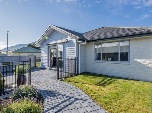13 Saint Vincent Way, Waikanae