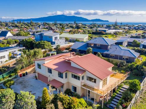 39 Rutherford Drive, Waikanae Beach