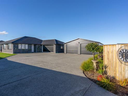 96 Solway Crescent, Solway
