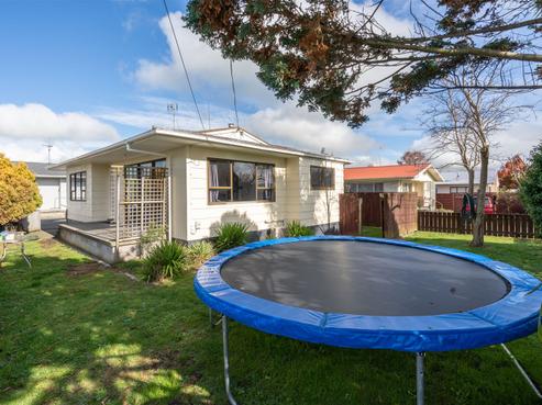 67A Saxbys Road, Deanwell