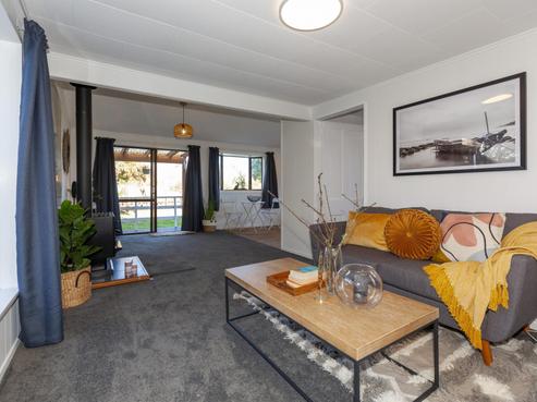 17 Old Coach Road South, Otaki Beach