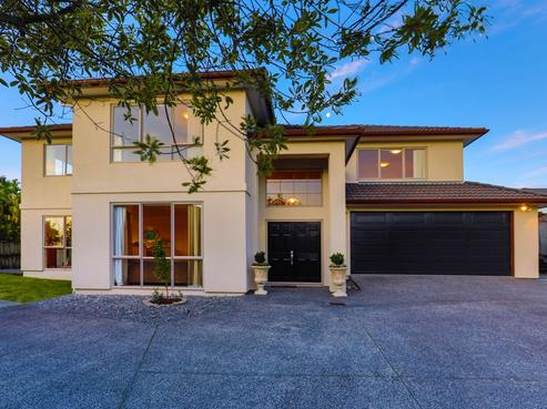 8 Malin Place, Pinehill