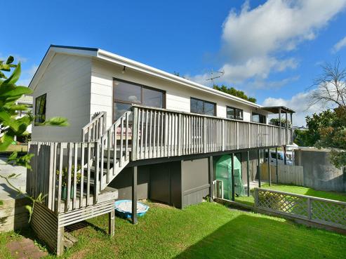 836 Whangaparaoa Road, Manly