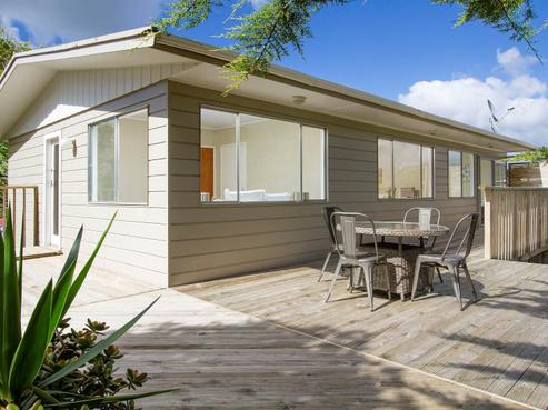 2/525 Beach Road, Murrays Bay