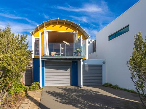 32 Esplanade, Sumner