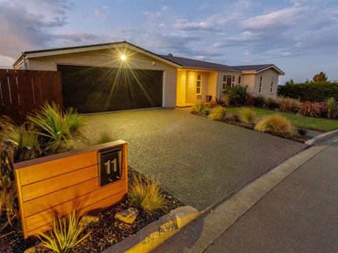 11 Signal Hill Road, Mount Pleasant
