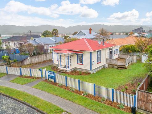 2 Phar Lap Grove, Trentham