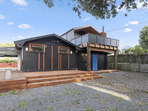 2 The Avenue, Otaki Beach