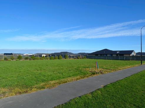14 Lumsden Drive, Lorneville