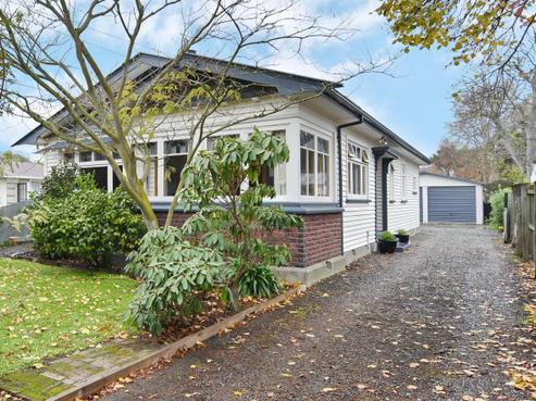 100 Edward Avenue, Edgeware