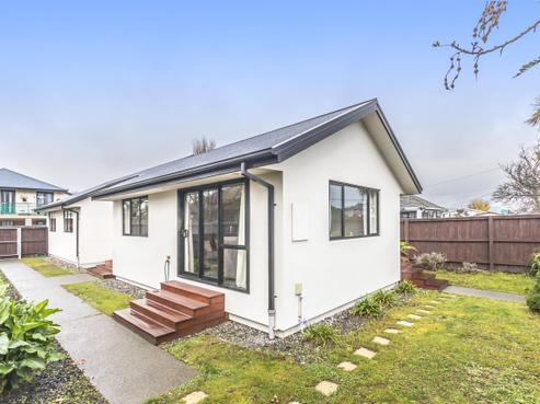 382 Pages Road, Aranui