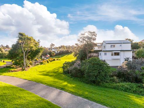 2/94 Nigel Road, Browns Bay