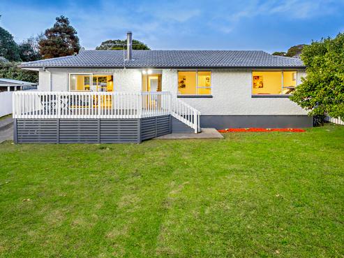 8 Glennis Place, Clendon Park