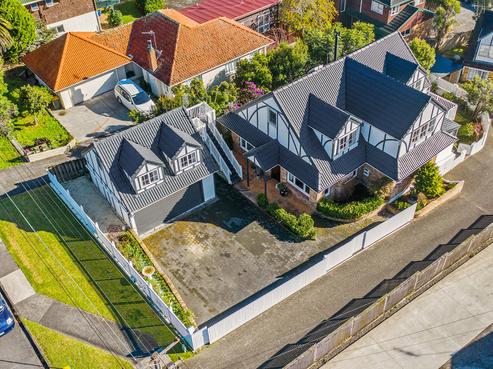 38 Tirimoana Road, Te Atatu South