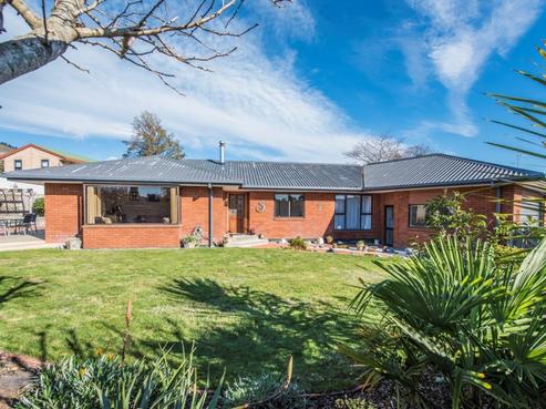 4 Squire Way, Richmond