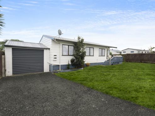 2/4 Maplesden Drive, Clendon Park