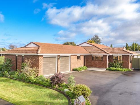 4 Warwick Place, Springvale