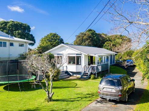2 Manaia View Road, One Tree Point