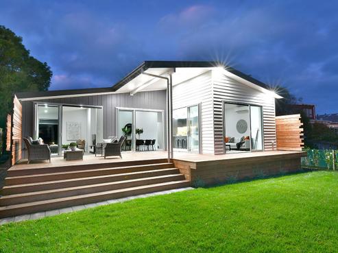 17 Shakespear Road, Army Bay