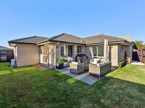 50 Bayswater Crescent, Bromley