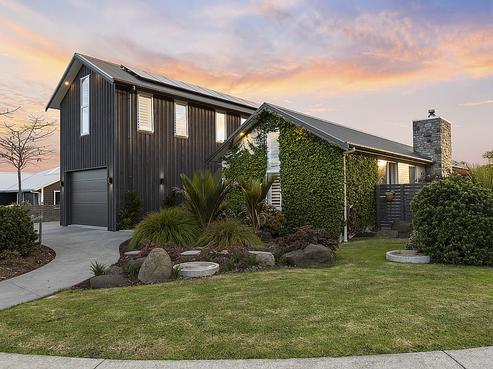 13 Awanui Crescent, Matakana