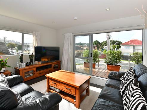 205/252 Centreway Road, Orewa