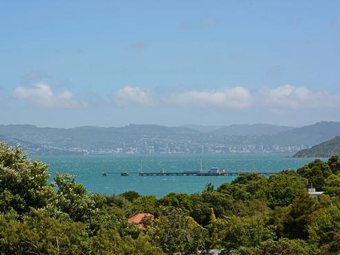 1 Whiorau Grove, Lowry Bay