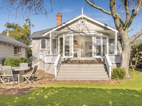 242 Lake Road, Hauraki