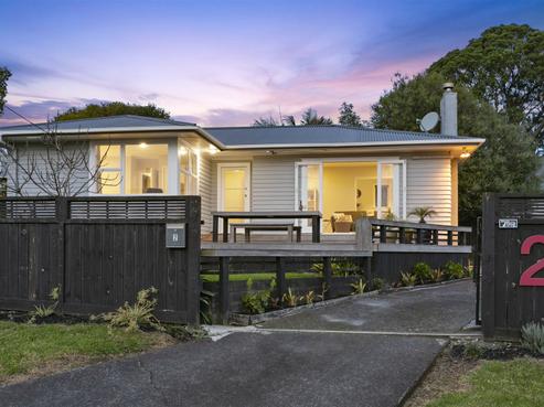 2 Hughes Terrace, Te Atatu Peninsula