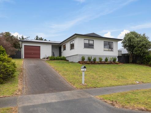 4 Gates Road, Waikanae Beach